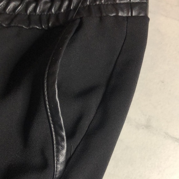 H&M maternity black pants with style!  Stretchy waist!  Pockets! - Picture 6 of 6